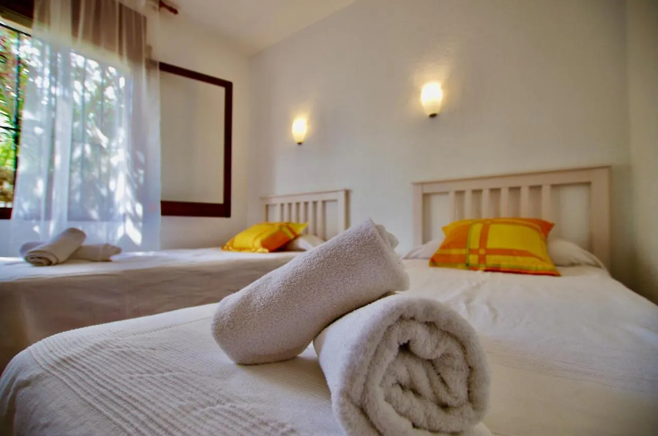 V&V Lloret: Garden Apartment with Pool, 150m from Canyelles Beach Lloret de Mar 0*,