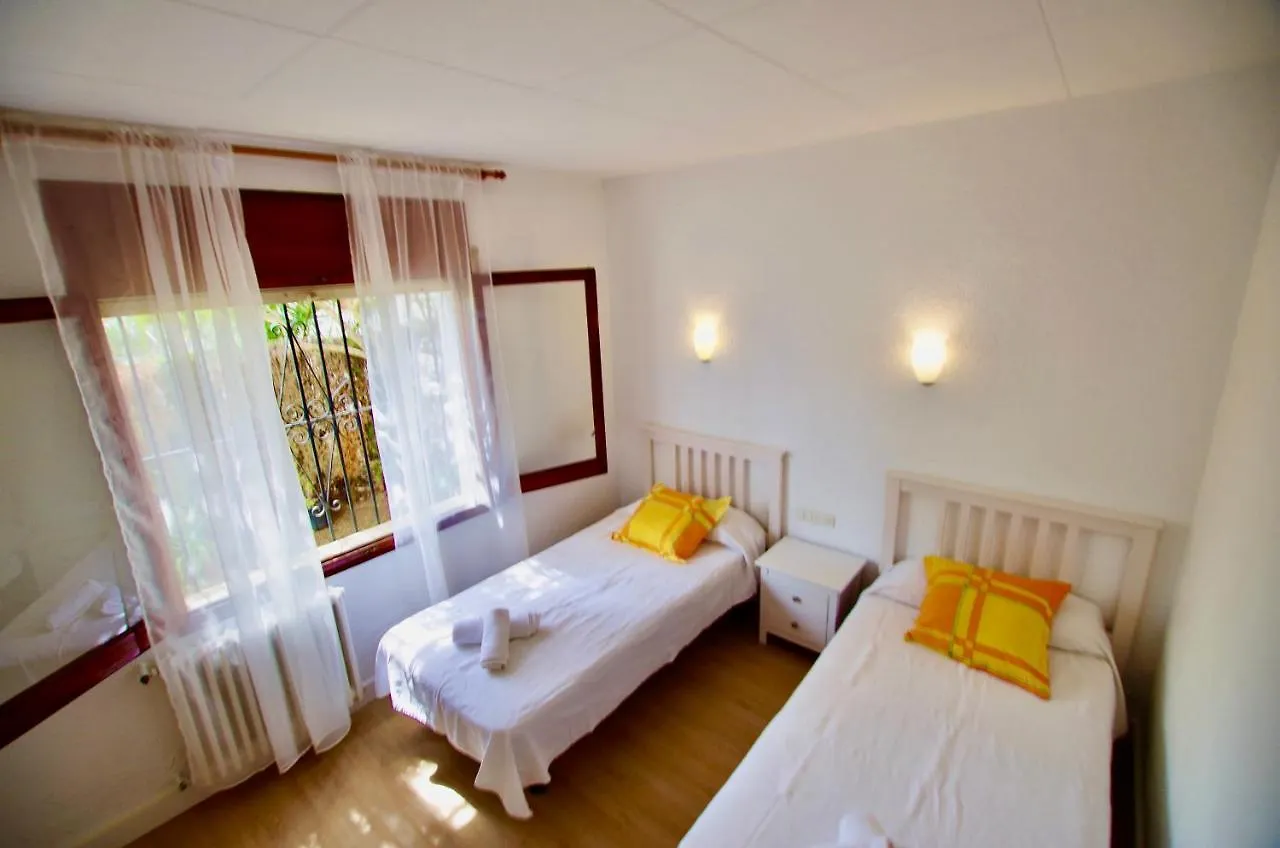 V&V Lloret: Garden Apartment with Pool, 150m from Canyelles Beach Lloret de Mar Spain