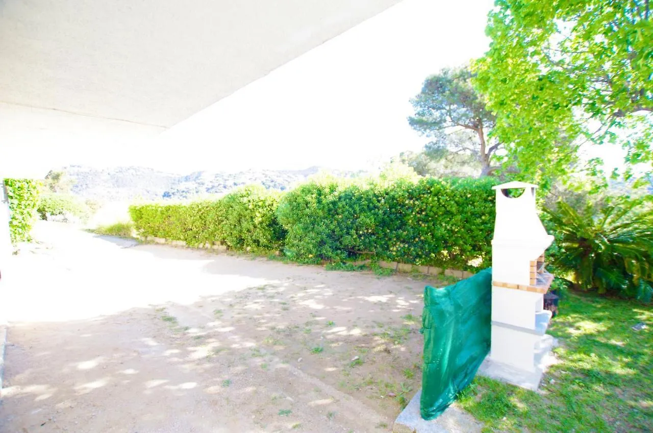 V&V Lloret: Garden Apartment with Pool, 150m from Canyelles Beach Lloret de Mar