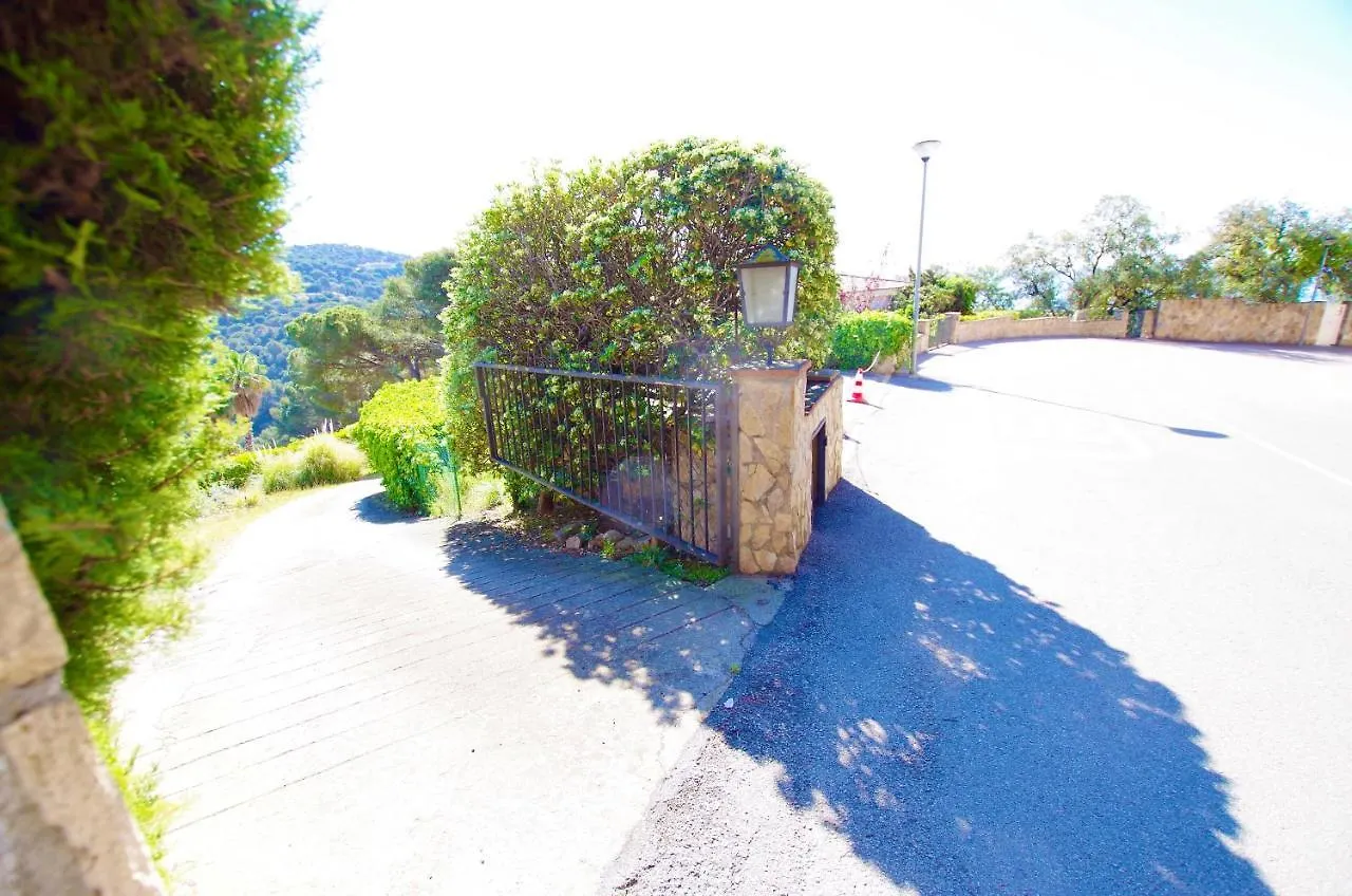 V&V Lloret: Garden Apartment with Pool, 150m from Canyelles Beach Lloret de Mar