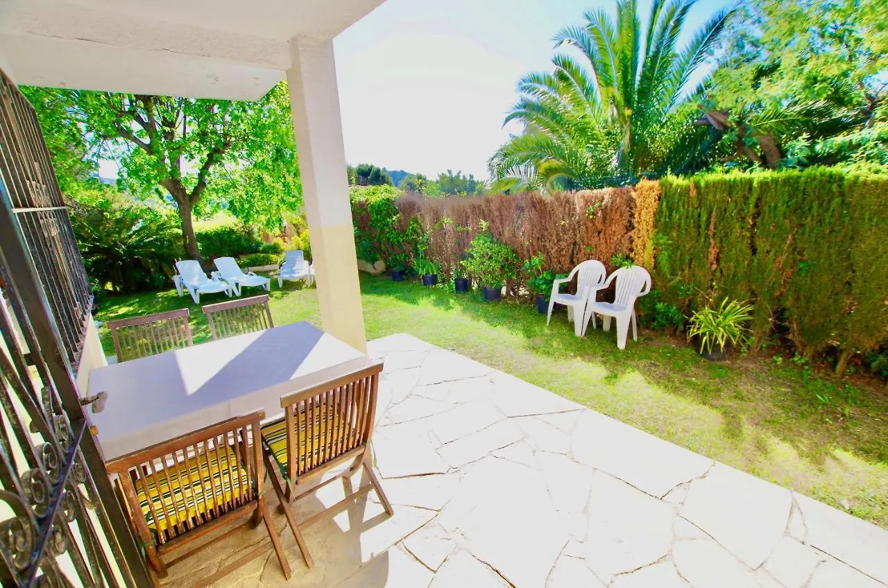 V&V Lloret: Garden Apartment with Pool, 150m from Canyelles Beach Lloret de Mar