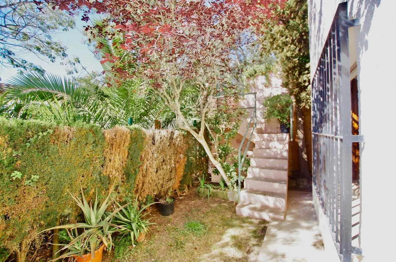 V&V Lloret: Garden Apartment with Pool, 150m from Canyelles Beach Lloret de Mar