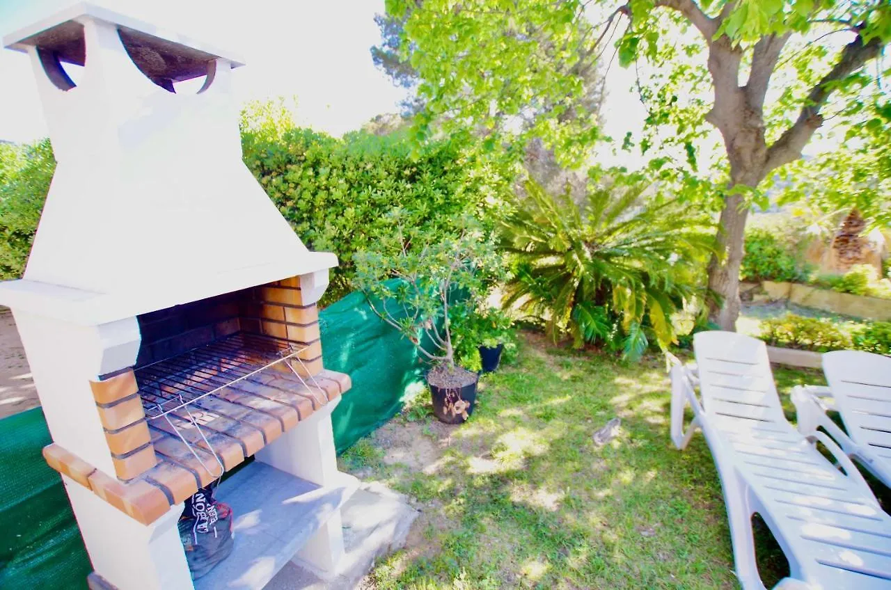 V&V Lloret: Garden Apartment with Pool, 150m from Canyelles Beach Lloret de Mar