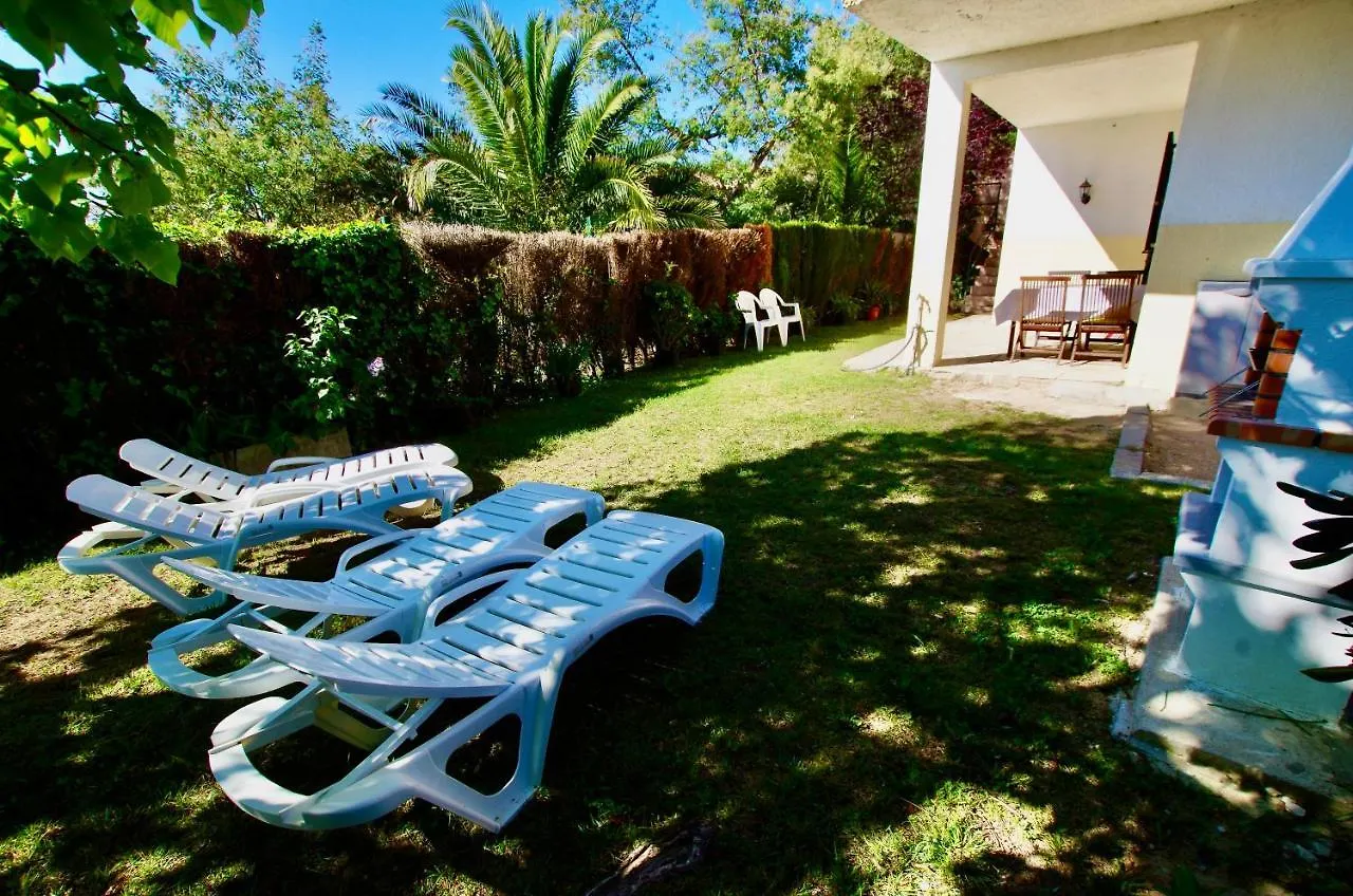 V&V Lloret: Garden Apartment with Pool, 150m from Canyelles Beach Lloret de Mar Spain