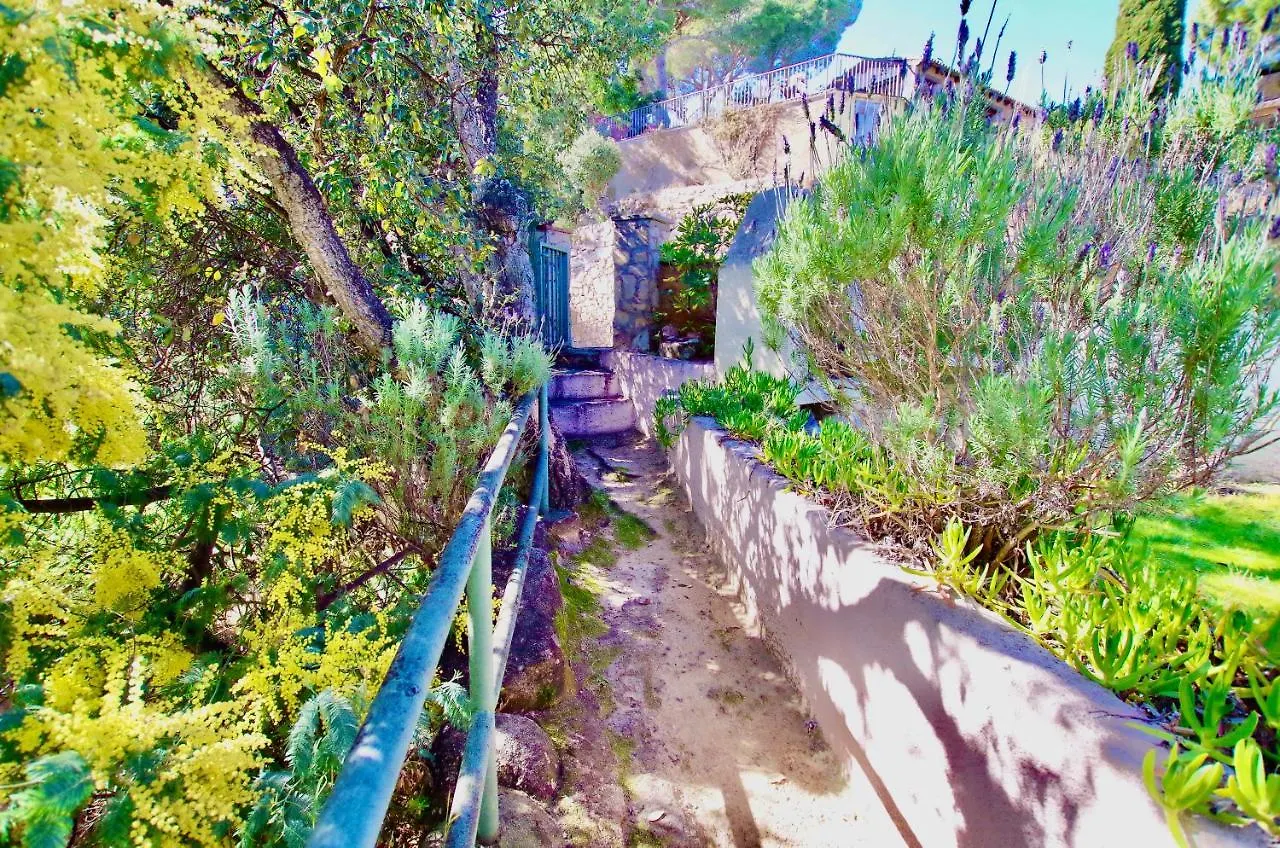V&V Lloret: Garden Apartment with Pool, 150m from Canyelles Beach Lloret de Mar