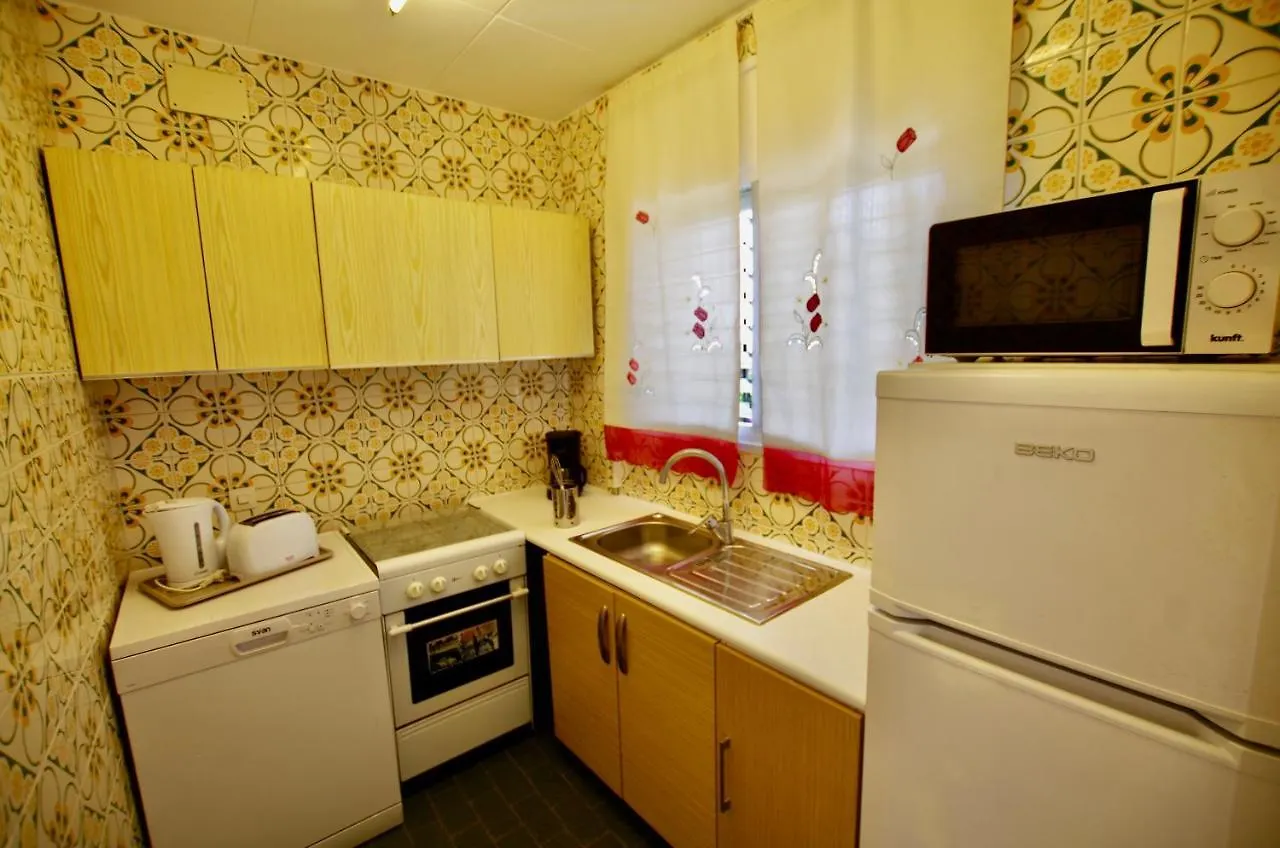 V&V Lloret: Garden Apartment with Pool, 150m from Canyelles Beach Lloret de Mar Spain