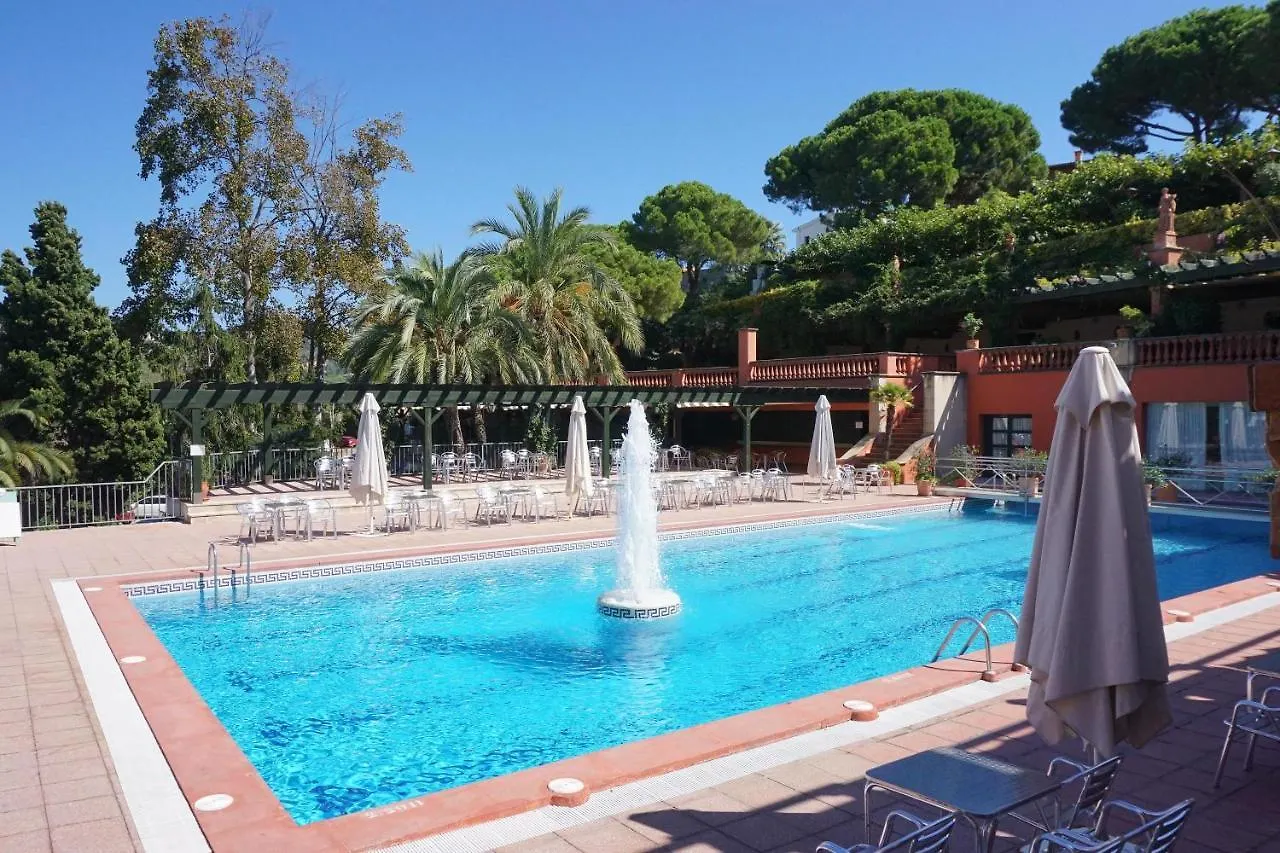 V&V Lloret: Garden Apartment with Pool, 150m from Canyelles Beach Lloret de Mar 0*,  Spain