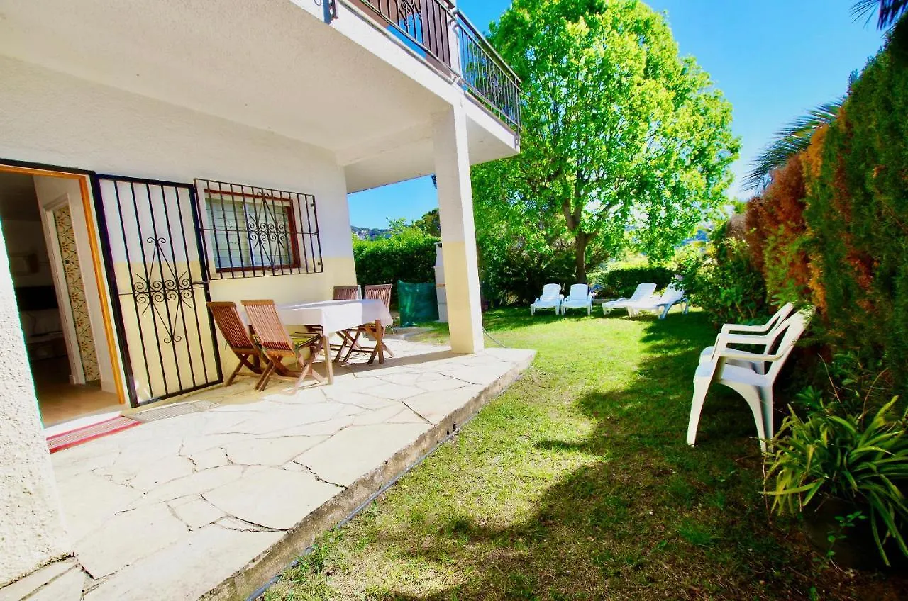 V&V Lloret: Garden Apartment with Pool, 150m from Canyelles Beach Lloret de Mar 0*,