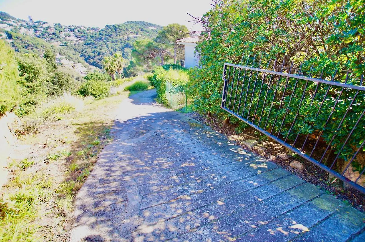 V&V Lloret: Garden Apartment with Pool, 150m from Canyelles Beach Lloret de Mar